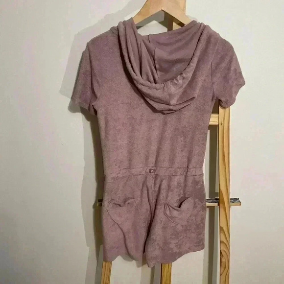 Yitty Fabletics, mauve purple,Terry short romper ,size medium ,hooded ,zip up ￼ - Picture 5 of 10